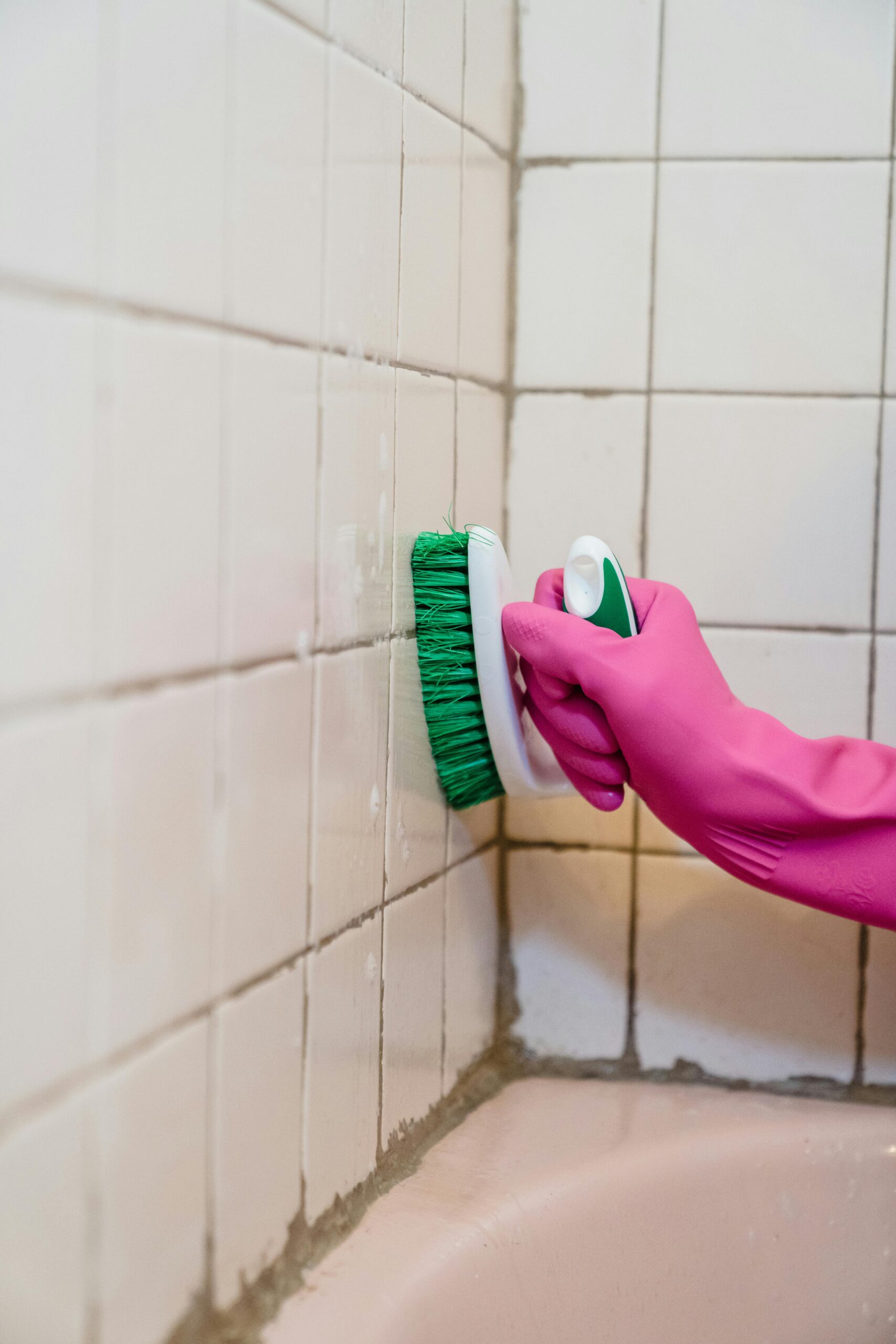 Effective Ways to Clean Mold off Walls: Practical Tips for a Mold-Free Home in 2025